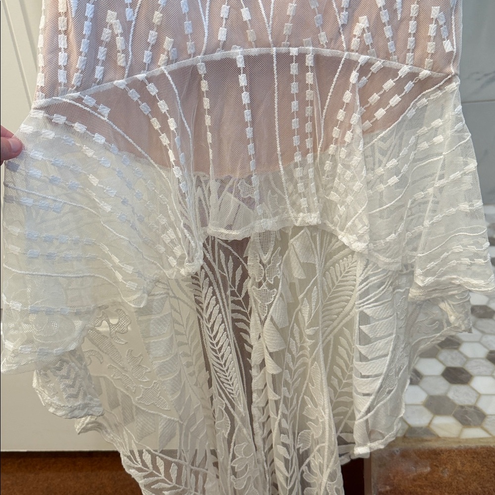 Selfie Leslie “Dreamy off the shoulder high low hem dress” - Picture 6 of 6